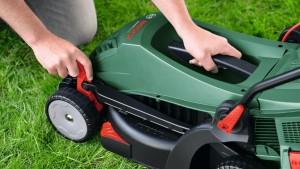 Газонокосарка мережева Bosch UniversalRotak 34-405