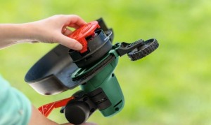 Тример садовий акумуляторний Bosch UniversalGrassCut 18V-260