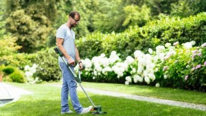 Тример садовий акумуляторний Bosch UniversalGrassCut 18V-260