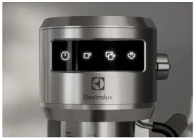 Кавоварка еспрессо ELECTROLUX E6EC1-6ST