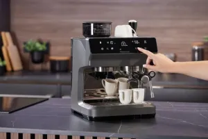 Кавоварка еспрессо HISENSE HSACM20LP
