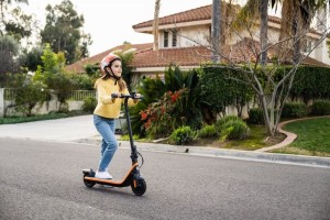 Електросамокат Segway-Ninebot дитячий C2 E, помаранчевий (AA.10.04.01.0013)